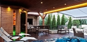 Wellness garden with whirlpool