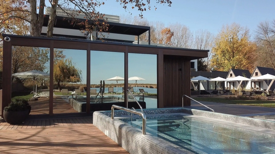 Outdoor sauna with pool