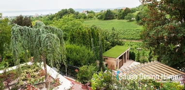 Wellness garden with combined sauna house