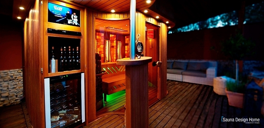 Outdoor sauna with bar